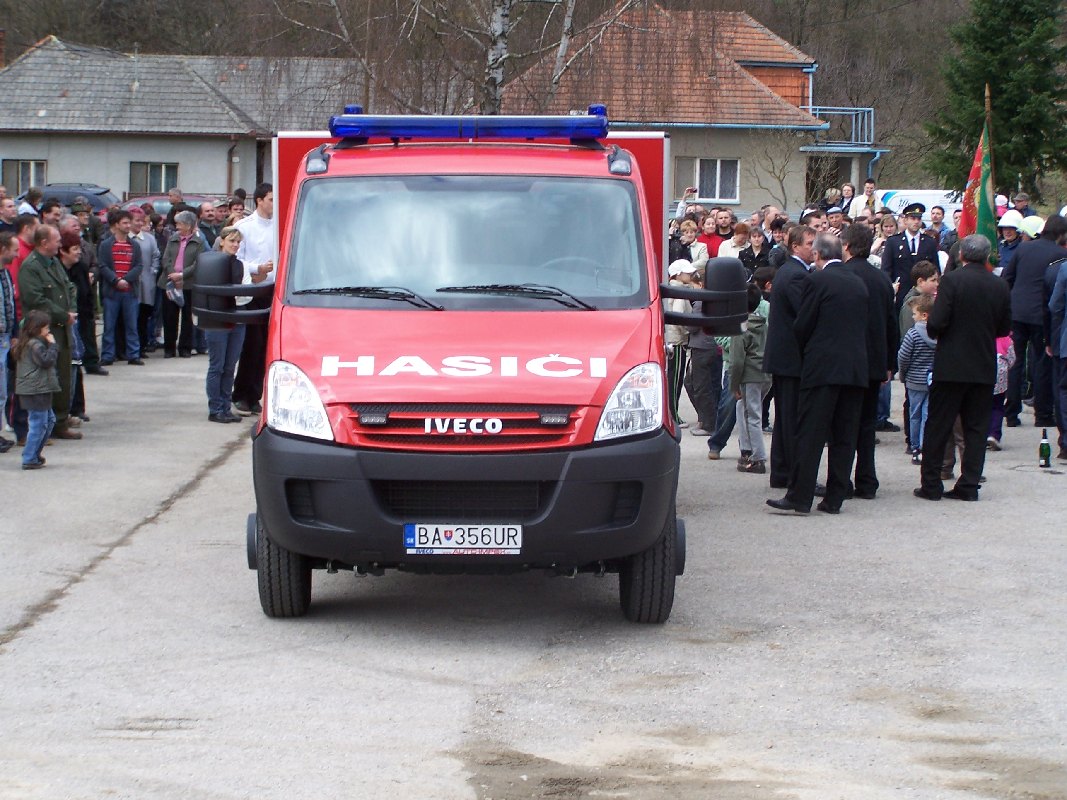 Hasičské Iveco skriňové.